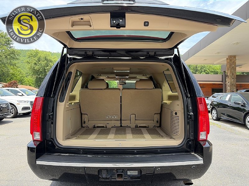 Used 2011 Cadillac Escalade ESV Premium AWD/4WD image 29