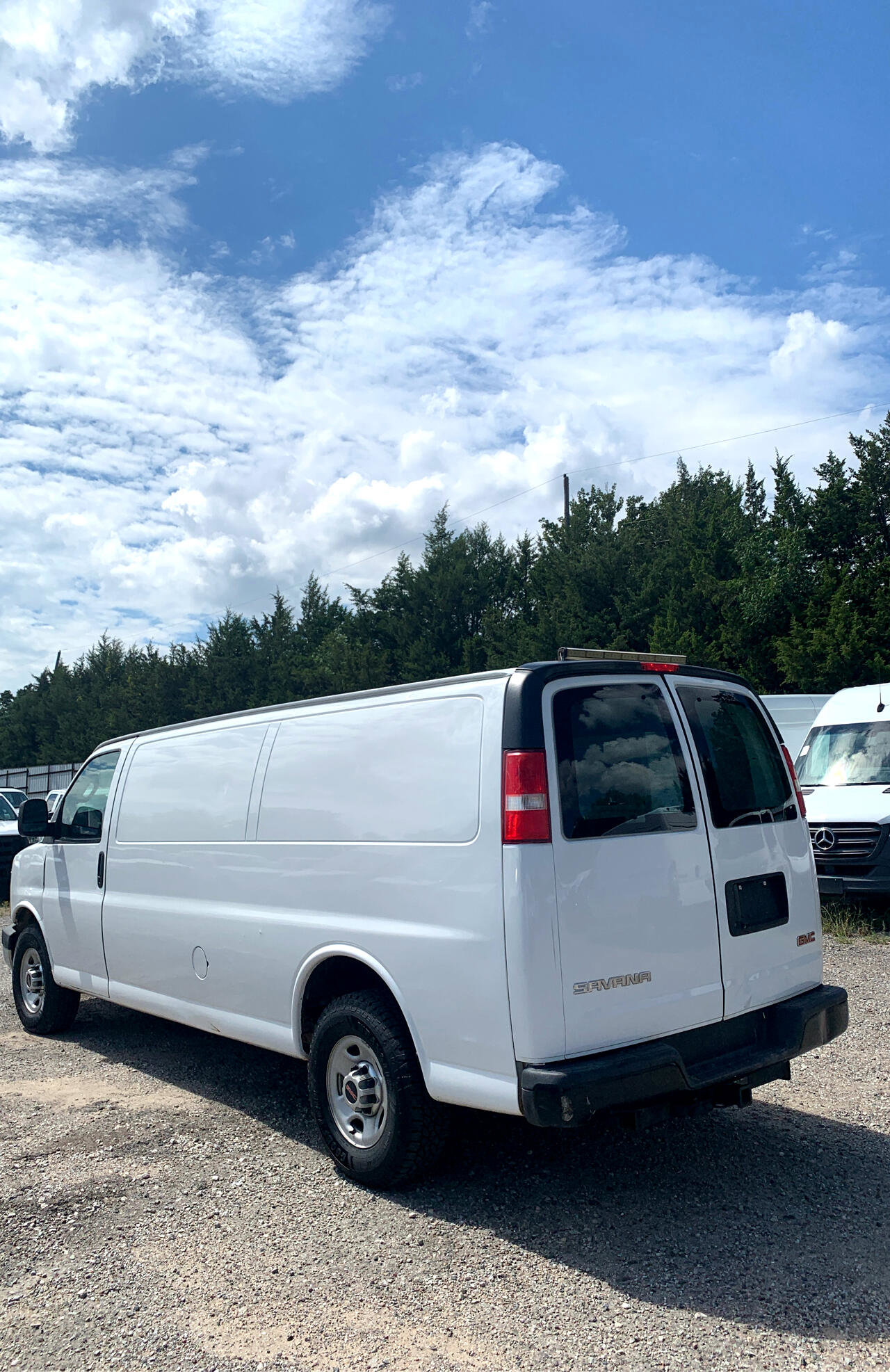 Used 2017 GMC Savana 2500 Extended image 7