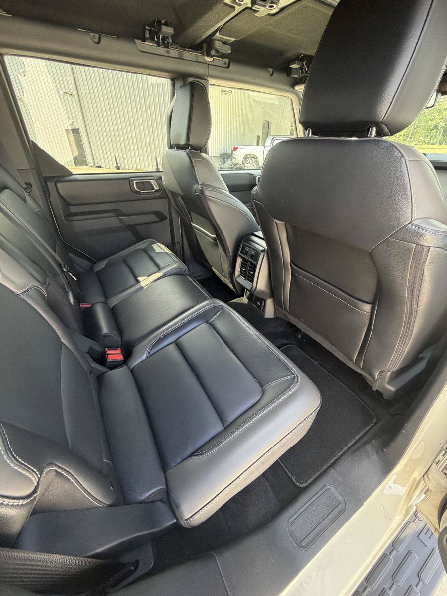 Used 2025 Ford Bronco Outer Banks AWD/4WD image 17
