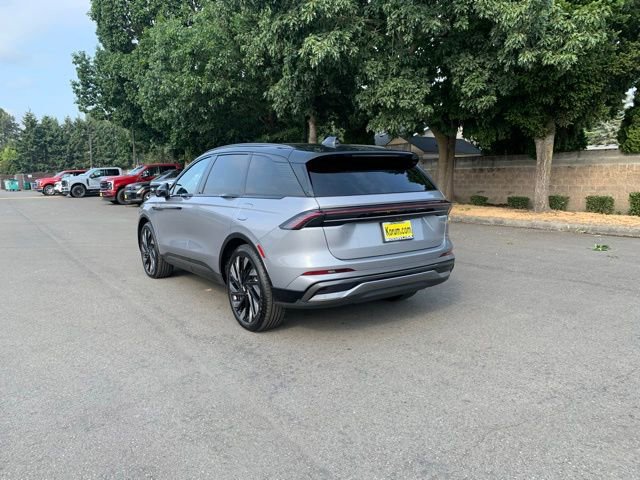 New 2025 Lincoln Nautilus Reserve image 3