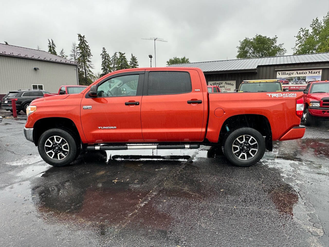 Used 2016 Toyota Tundra SR5 image 2