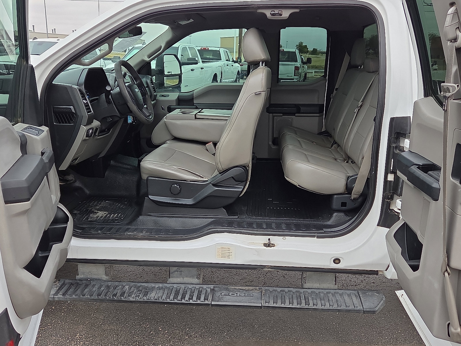 Used 2017 Ford F250 XL w/ Power Equipment Group AWD/4WD image 11