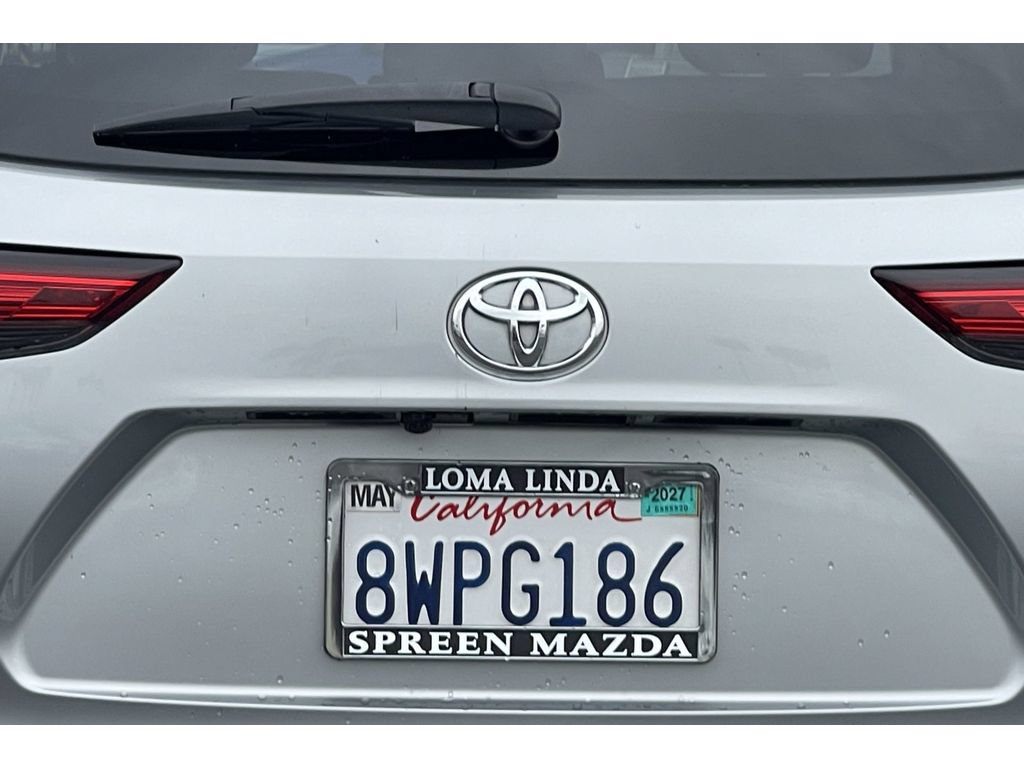 Used 2021 Toyota Highlander LE FWD image 16