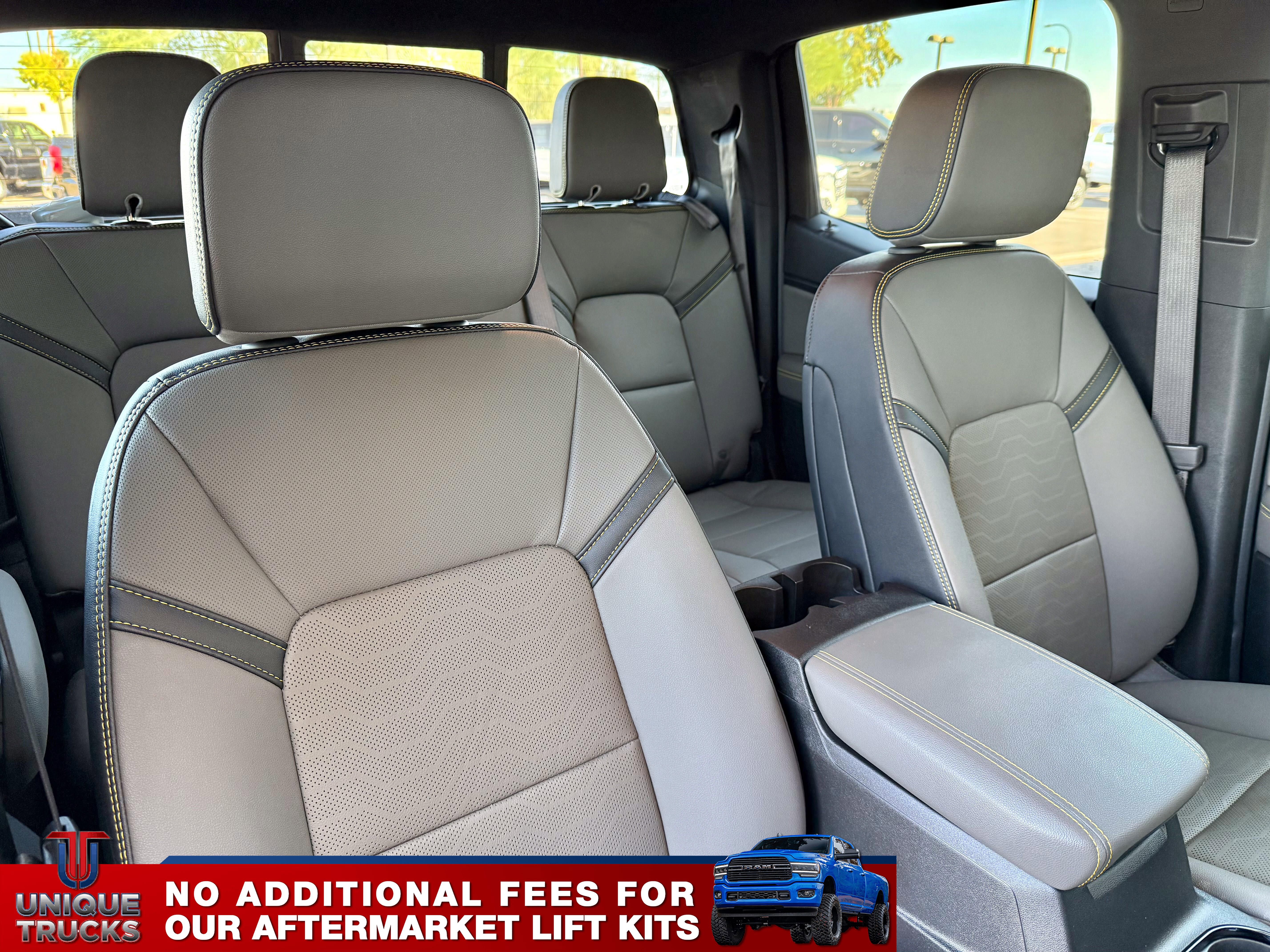 Used 2025 Chevrolet Colorado ZR2 w/ Technology Package image 31