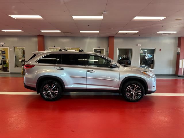 Certified 2019 Toyota Highlander Plus AWD/4WD image 18