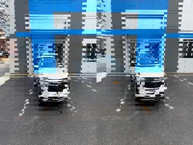 New 2026 Chevrolet Trax LT w/ Driver Confidence Package image 3