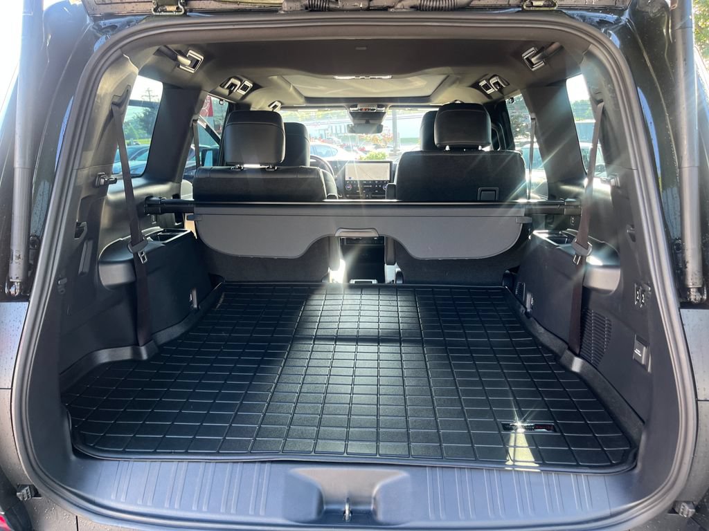Used 2025 Lexus GX 550 w/ Accessory Package (2T) AWD/4WD image 20
