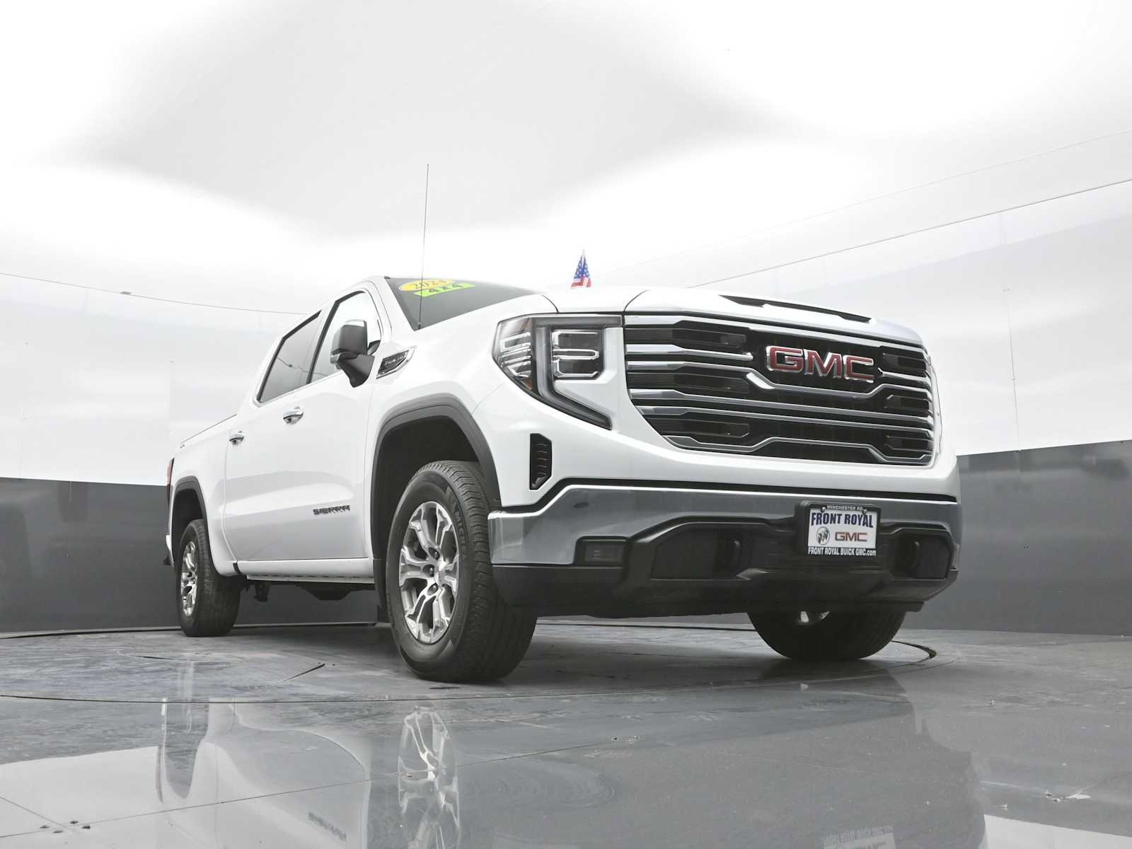 Used 2024 GMC Sierra 1500 SLT AWD/4WD image 19