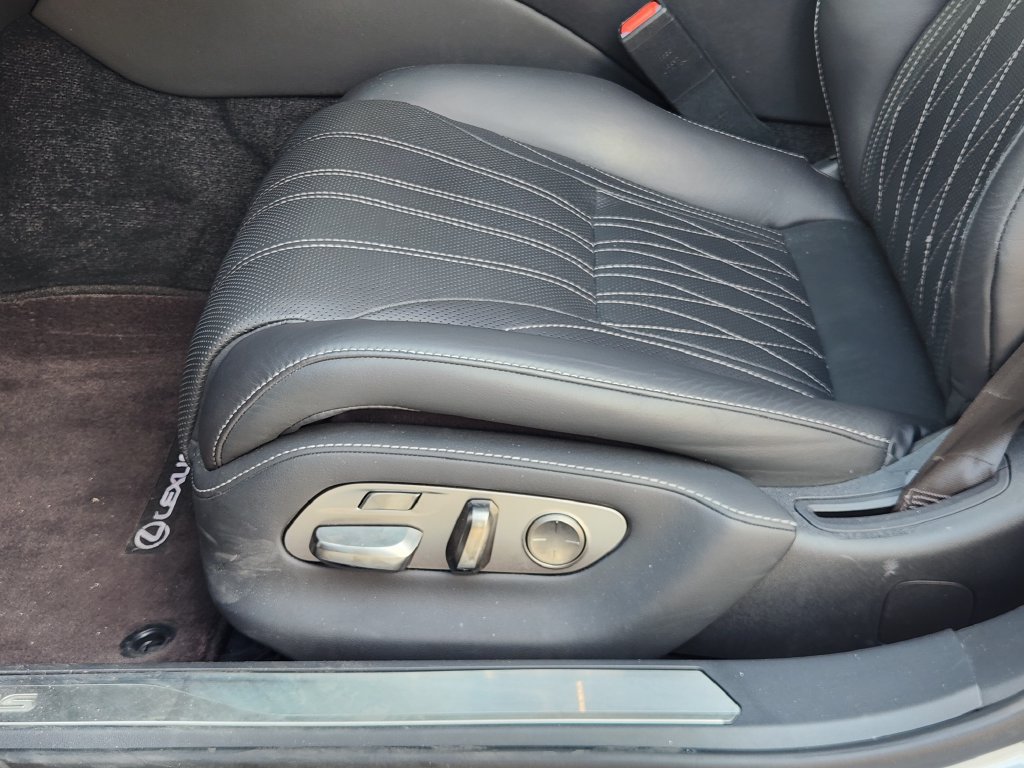 Certified 2023 Lexus LS 500 w/ Luxury Package RWD image 23