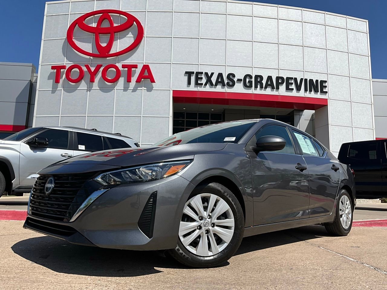 Used 2025 Nissan Sentra S image 2