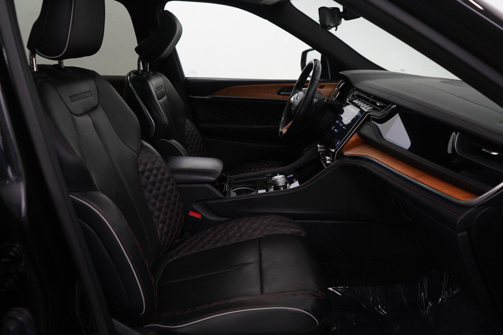 Used 2022 Jeep Grand Cherokee L Summit w/ Advanced Protech Group IV image 10