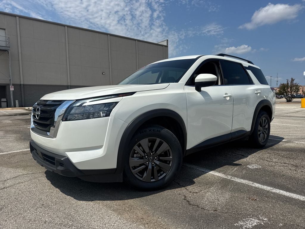 Used 2023 Nissan Pathfinder SV