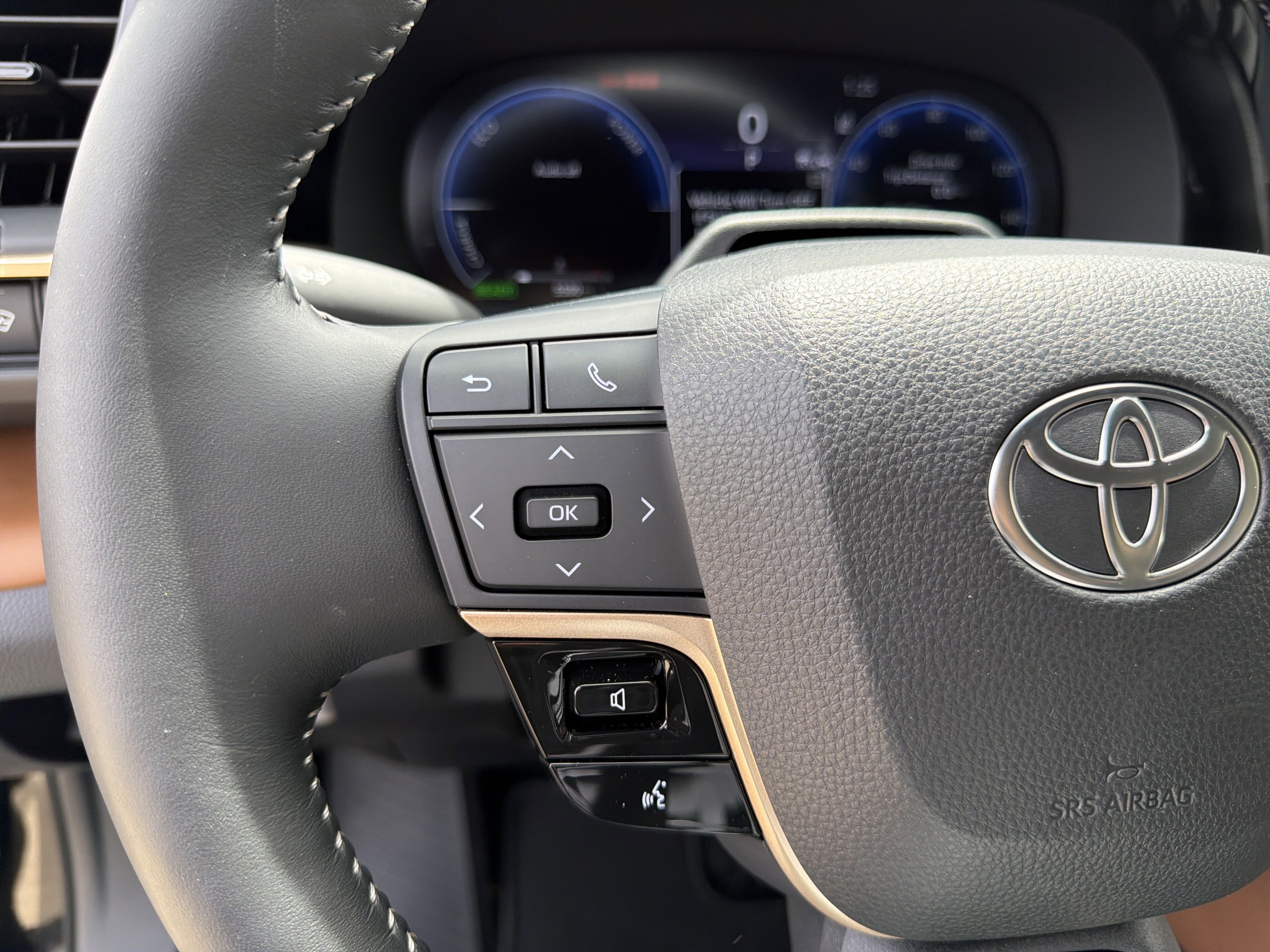 Used 2026 Toyota Crown Limited w/ Advanced Technology Package image 25