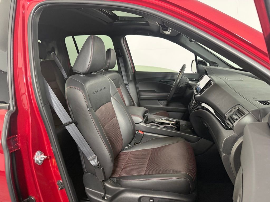 Used 2025 Honda Ridgeline Black Edition image 29