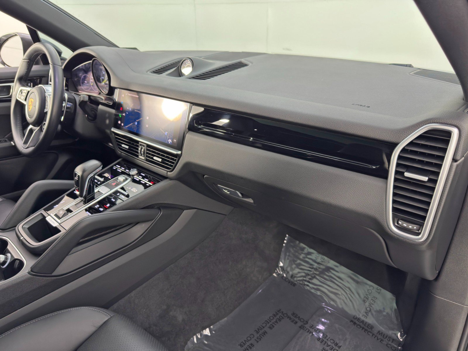 Used 2023 Porsche Cayenne Coupe AWD/4WD image 15