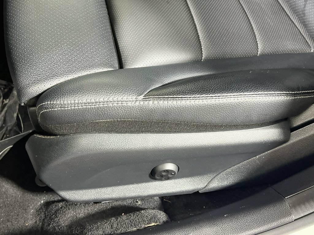 Used 2018 Mercedes-Benz C 300 Sedan image 17