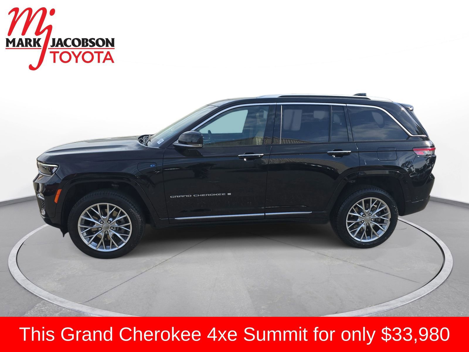 Used 2022 Jeep Grand Cherokee Summit w/ Advanced Protech Group IV AWD/4WD image 15