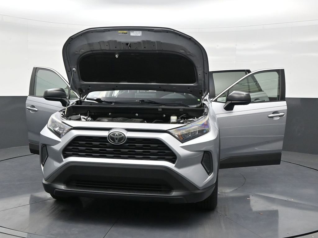 Used 2020 Toyota RAV4 LE FWD image 33