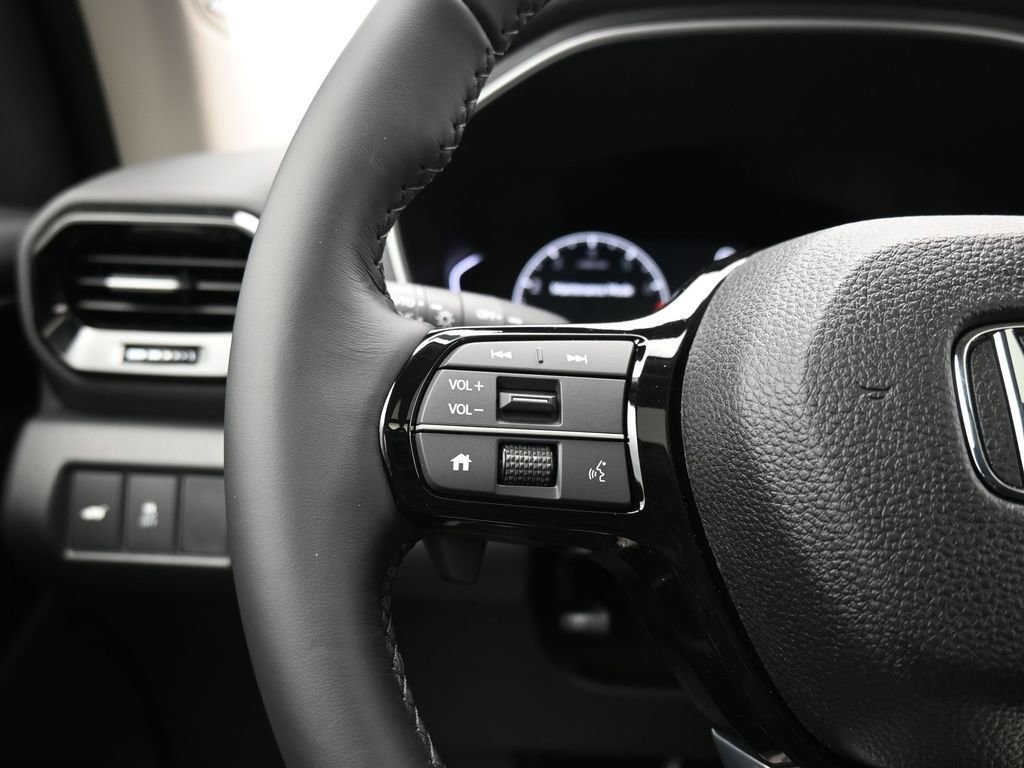 New 2025 Honda Pilot Touring image 51