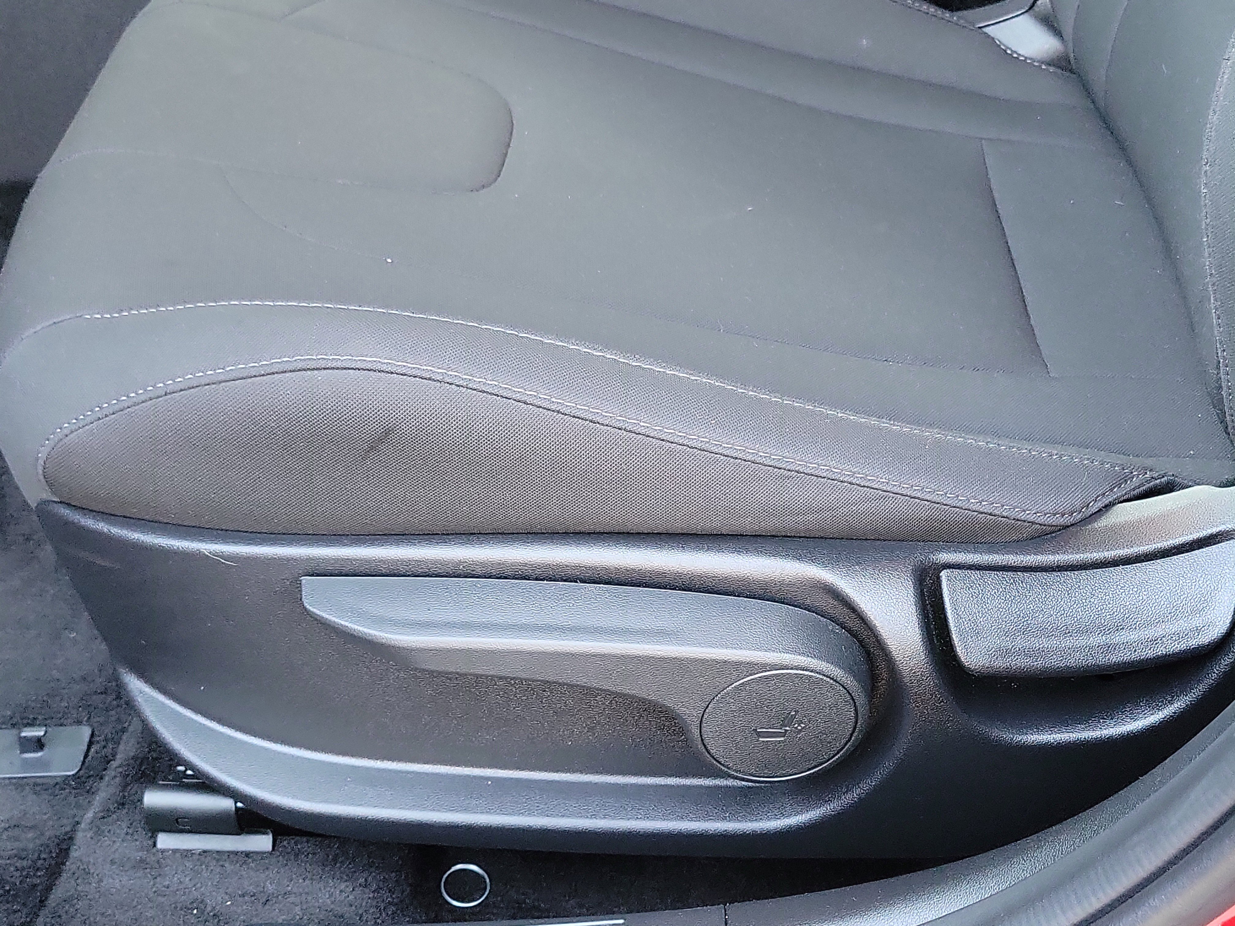 Certified 2025 Hyundai Elantra Blue image 17