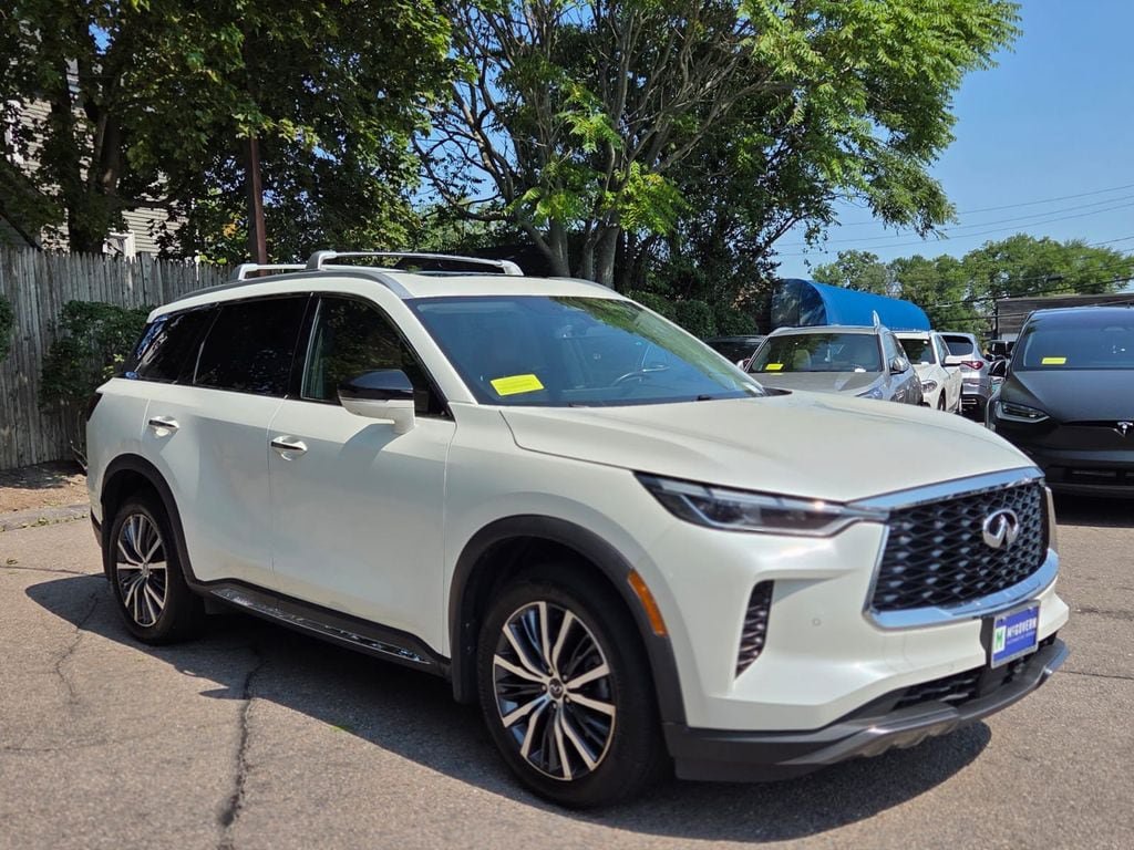 Used 2023 INFINITI QX60 Sensory w/ Cargo Package AWD/4WD image 8