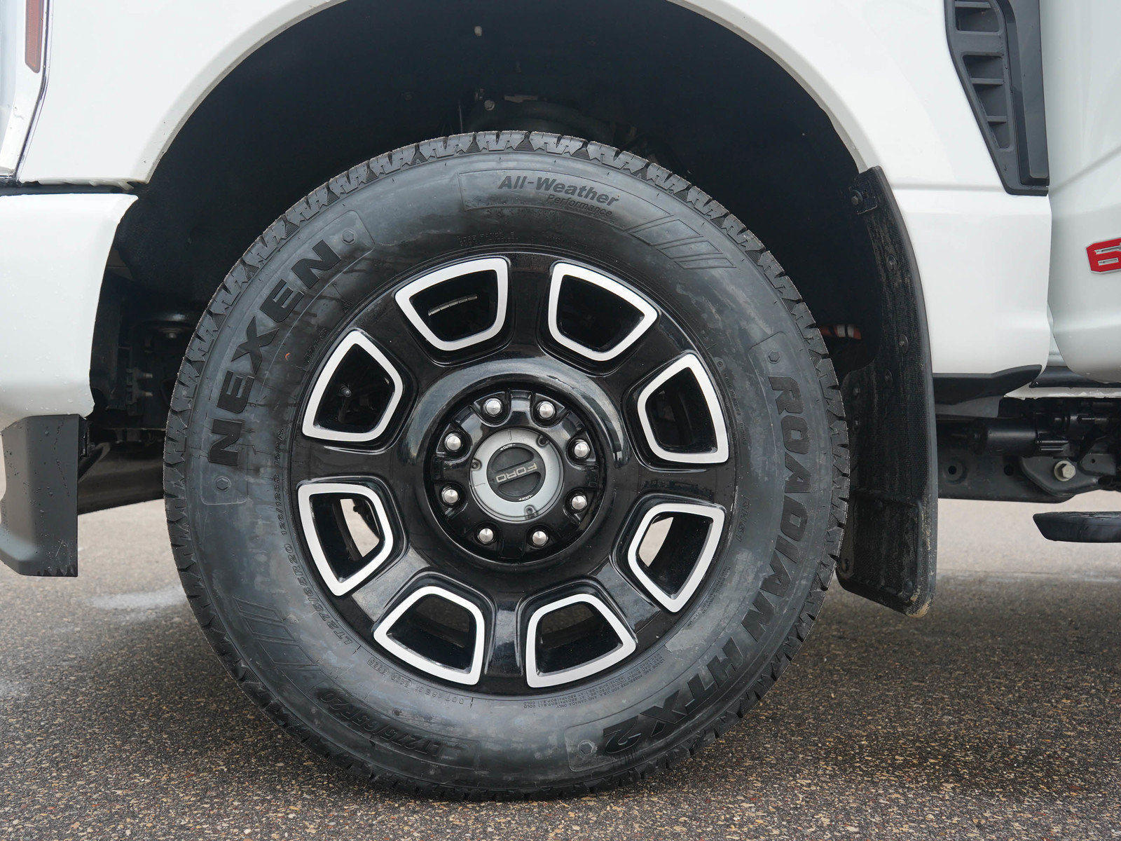 Used 2025 Ford F350 Platinum AWD/4WD image 31