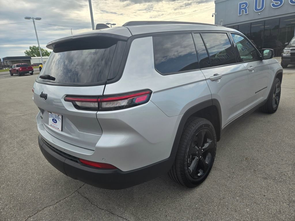 Used 2023 Jeep Grand Cherokee L Laredo AWD/4WD image 4