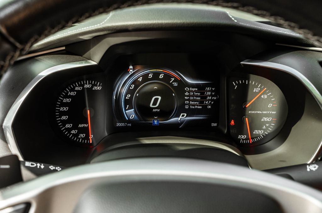 Used 2019 Chevrolet Corvette Stingray Coupe w/ 1LT RWD image 14