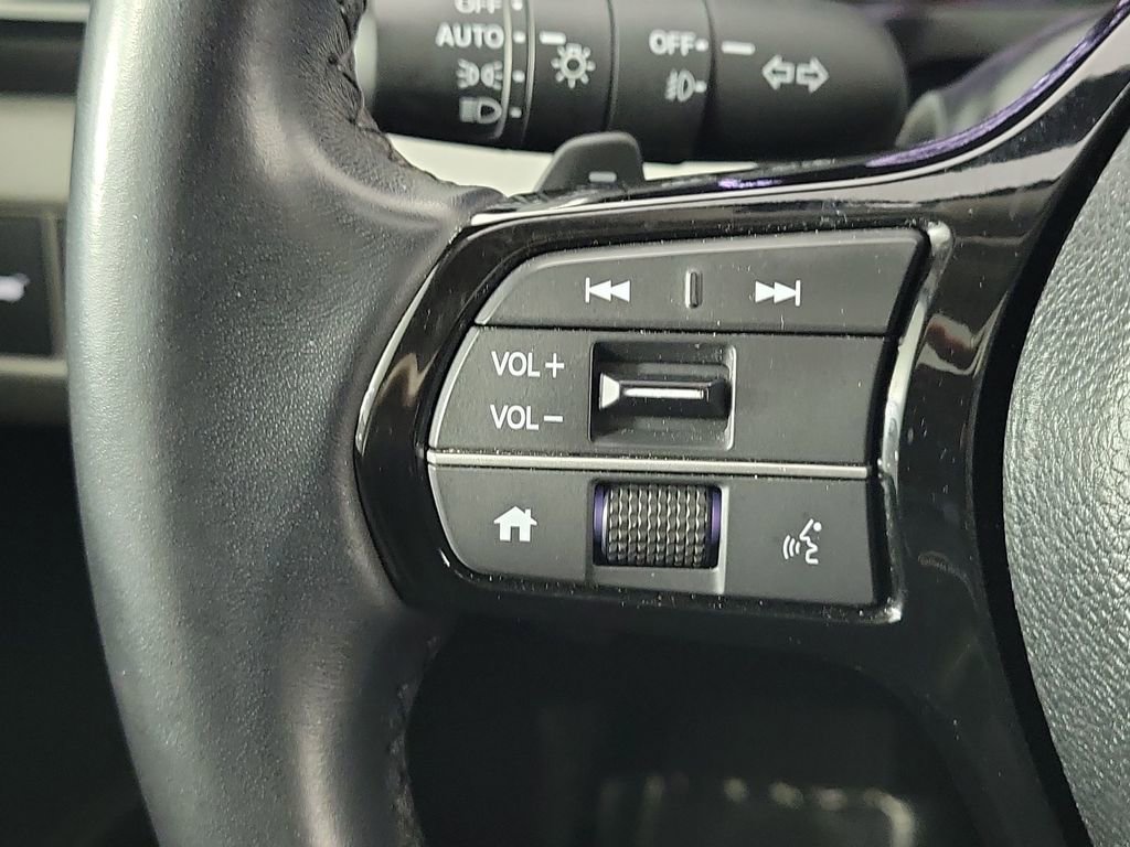 Used 2024 Honda Pilot Touring image 9