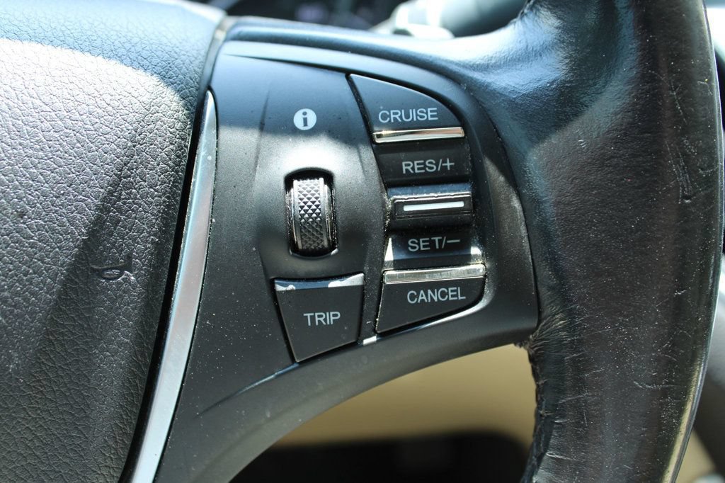 Used 2017 Acura TLX FWD image 26