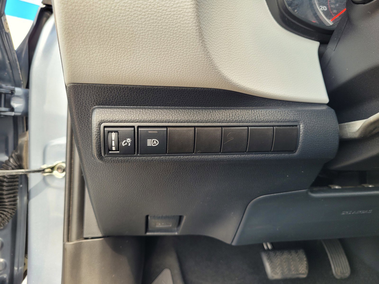 Used 2021 Toyota Corolla SE image 24