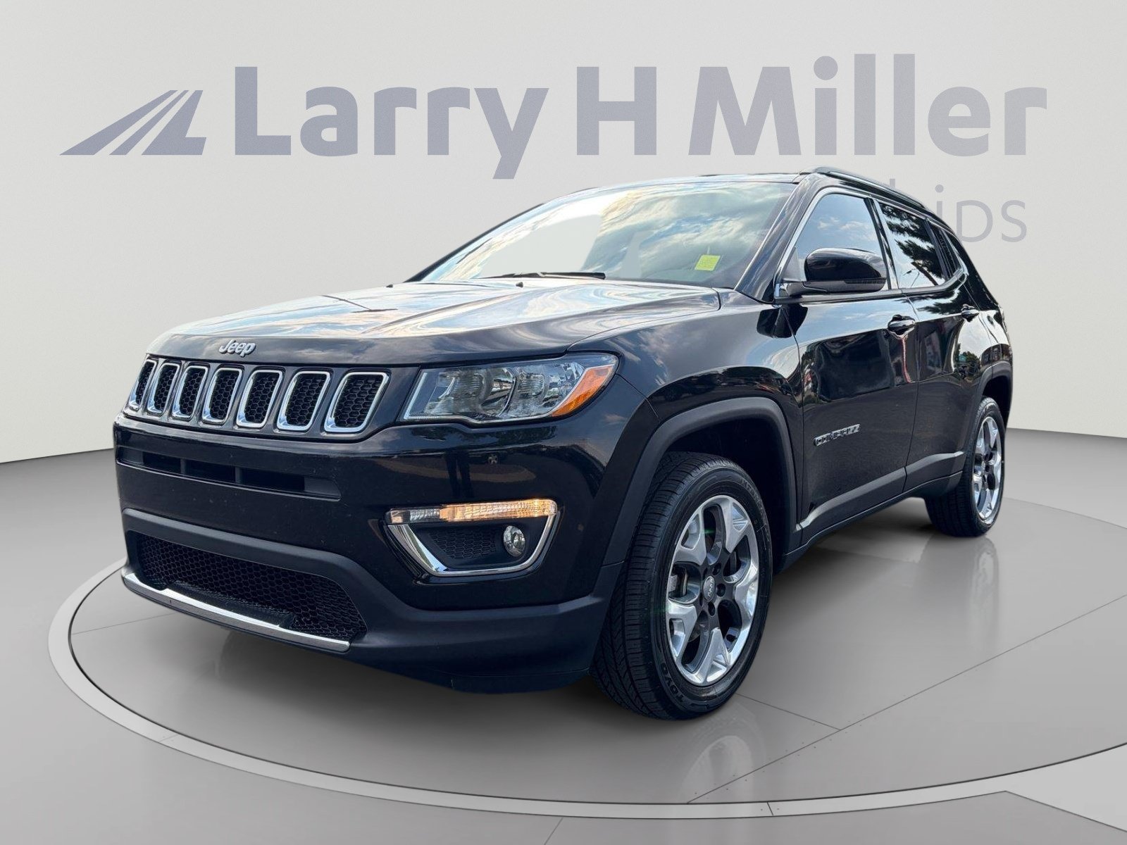 Used 2018 Jeep Compass Limited AWD/4WD image 1