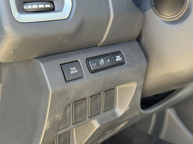 Used 2022 Nissan Frontier SV image 18