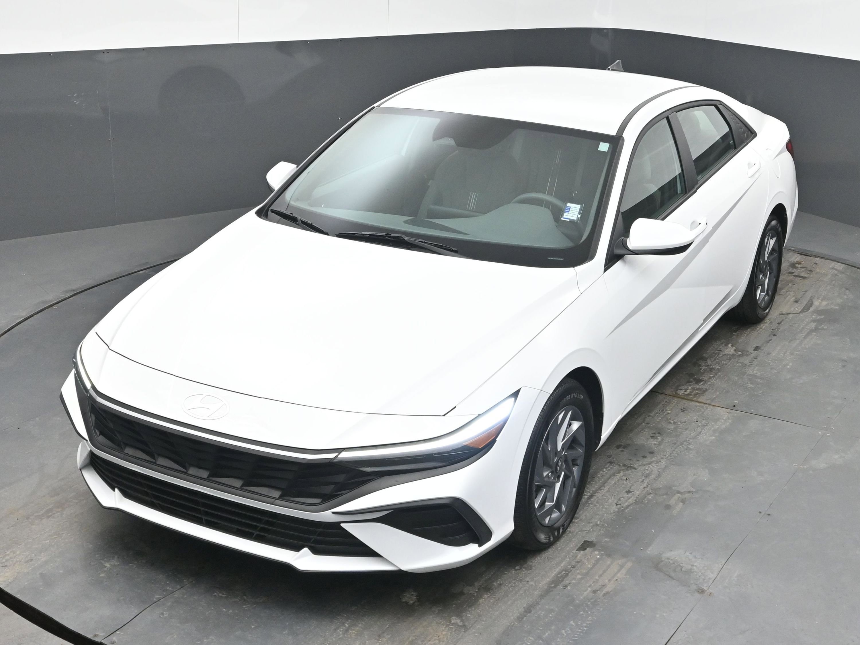 Used 2024 Hyundai Elantra SEL image 45