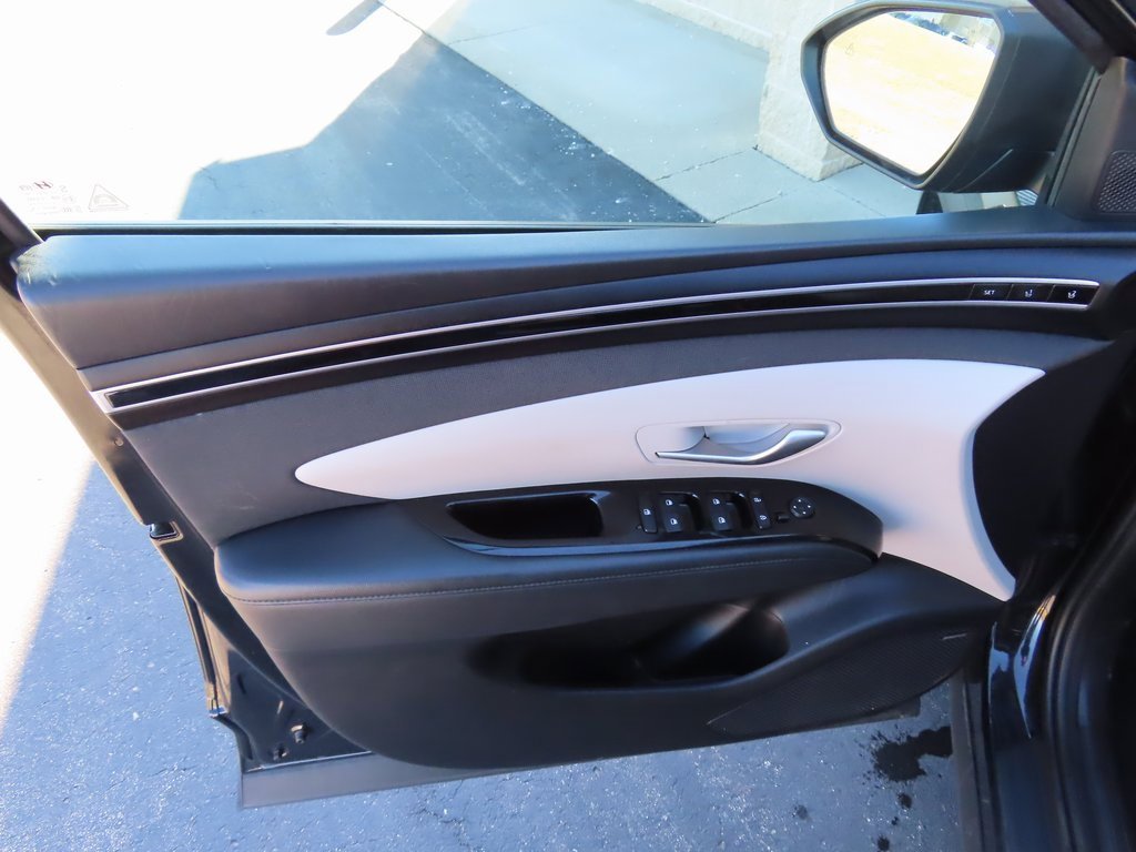 Used 2023 Hyundai Tucson Limited image 24