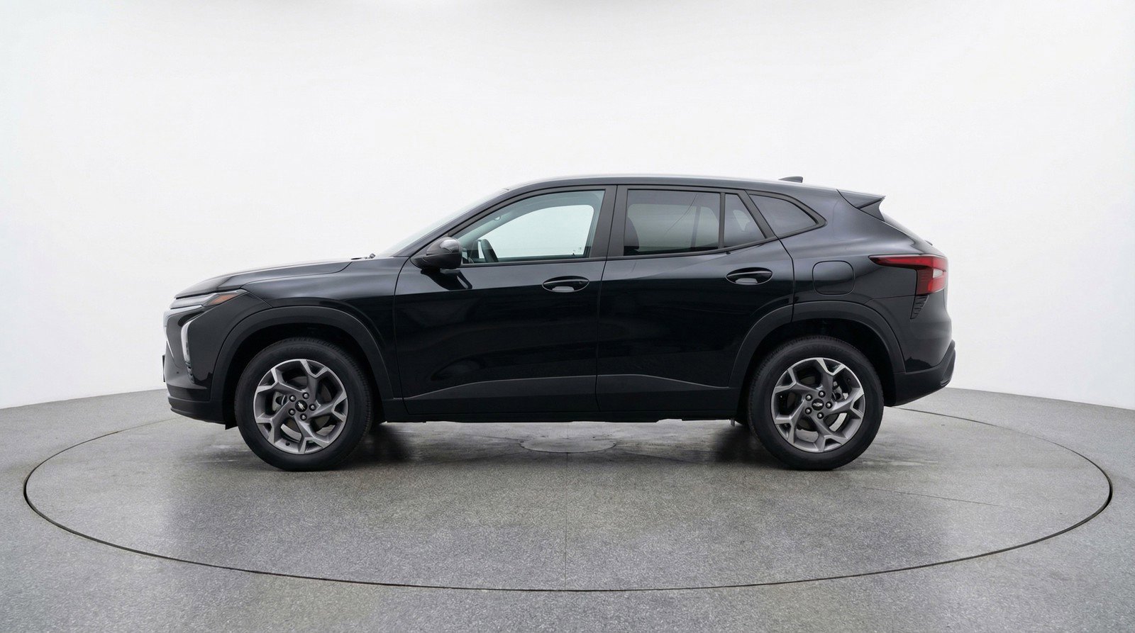 Used 2025 Chevrolet Trax LT FWD image 5