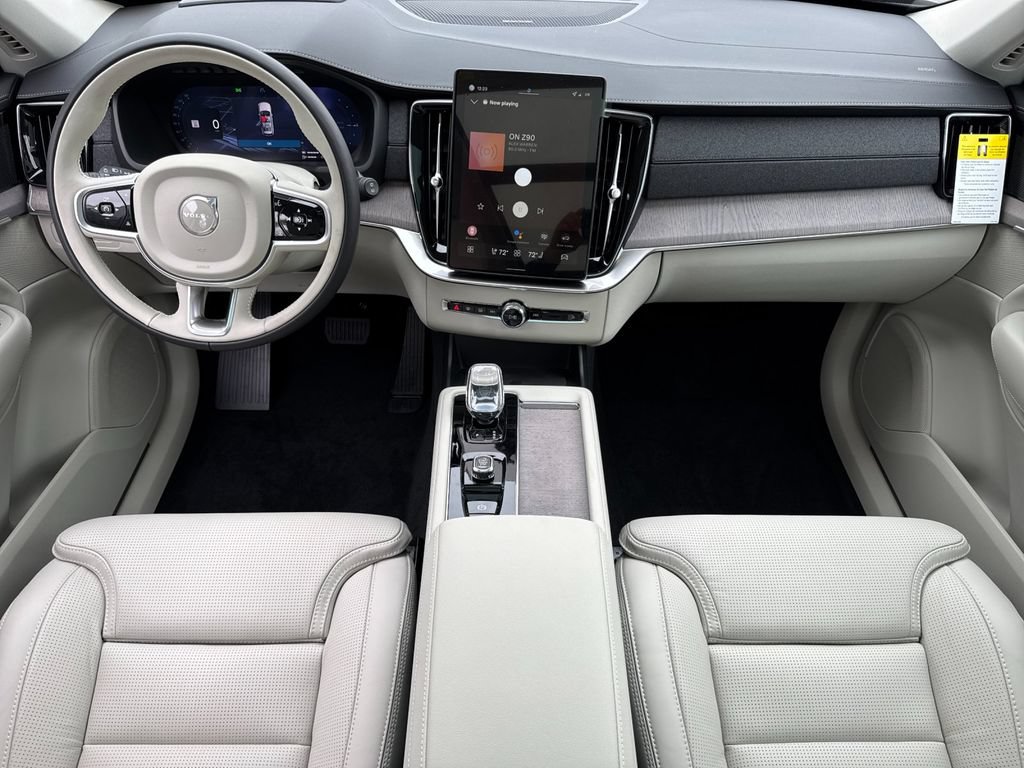 New 2026 Volvo XC90 T8 Ultra w/ Protection Package Premier AWD/4WD image 12