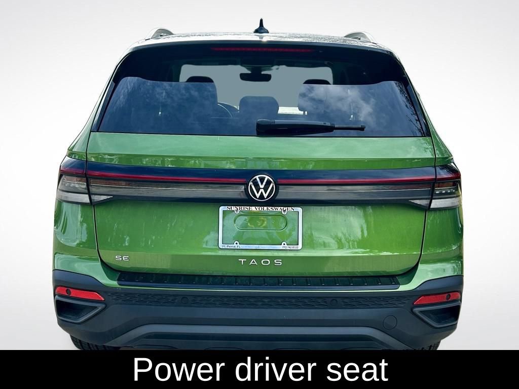 Certified 2025 Volkswagen Taos SE image 6
