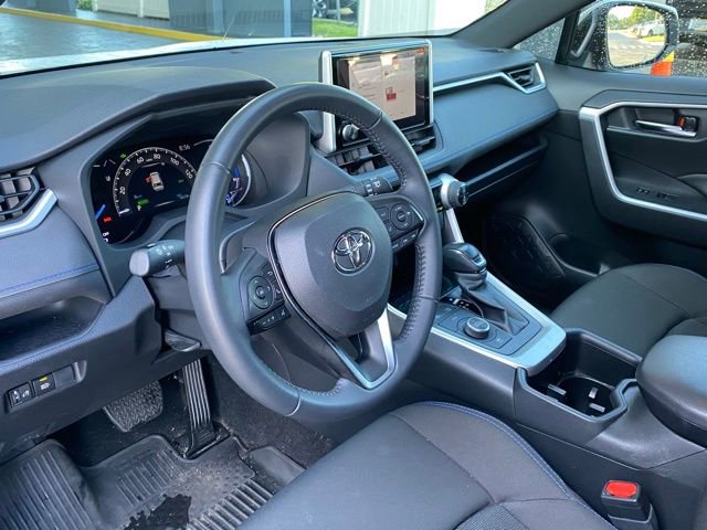 Used 2024 Toyota RAV4 SE image 14