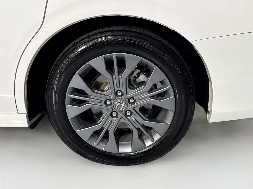 Certified 2025 Honda Odyssey Touring image 29