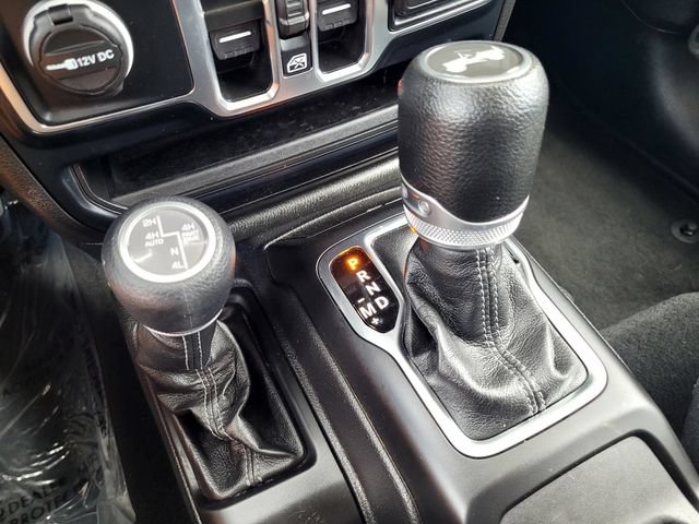 Used 2024 Jeep Wrangler Unlimited Sahara AWD/4WD image 19