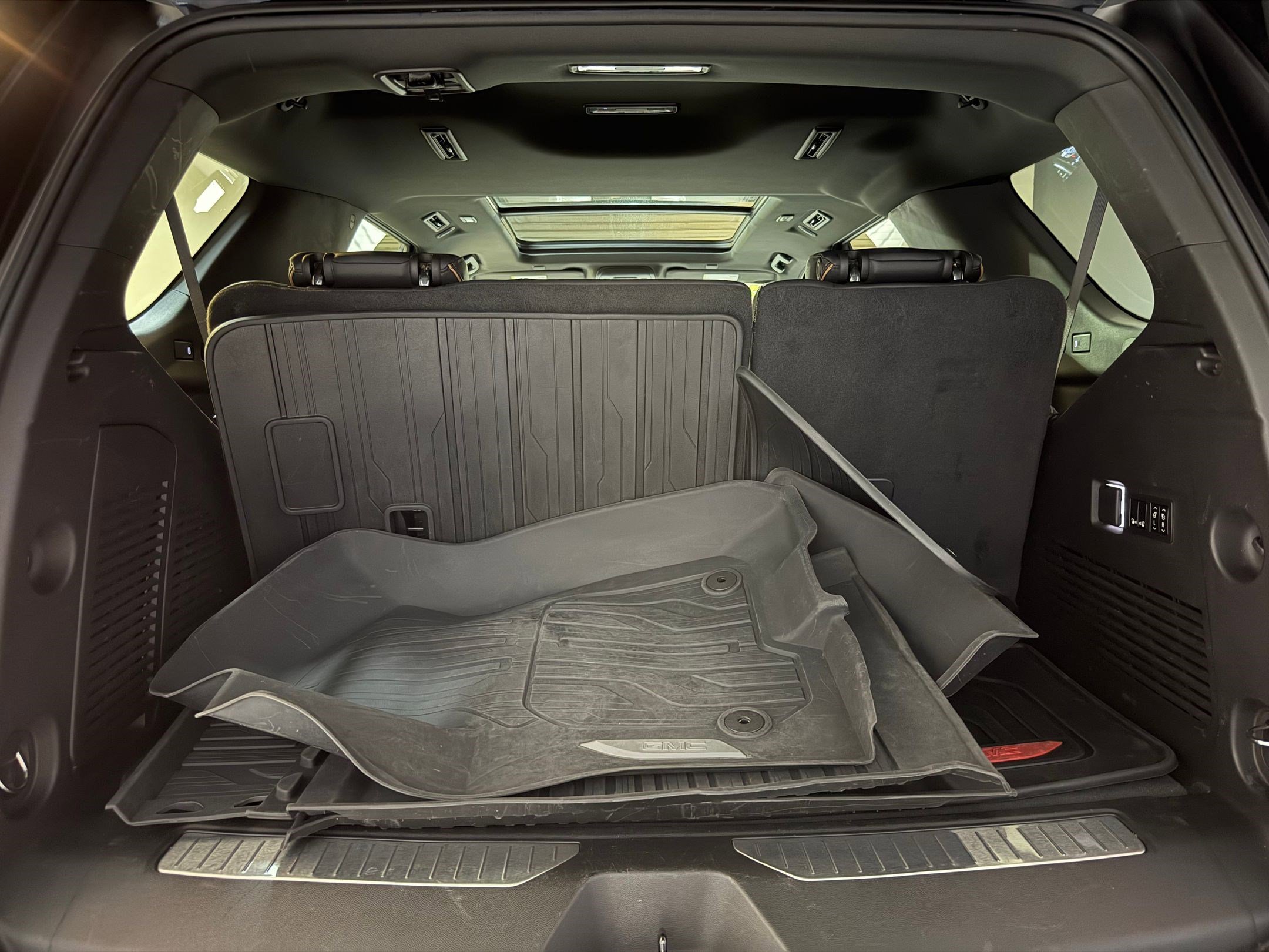 Used 2023 GMC Yukon AT4 w/ AT4 Premium Package image 42