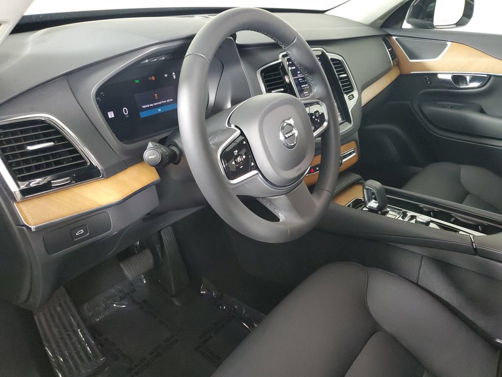 Used 2024 Volvo XC90 B5 Plus AWD/4WD image 26