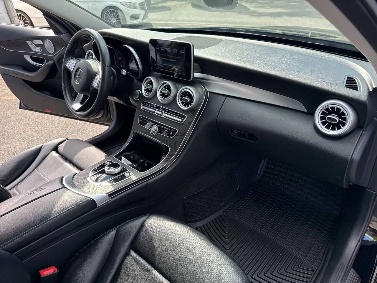 Used 2017 Mercedes-Benz C 300 C 300 4MATIC Sedan 4D image 29