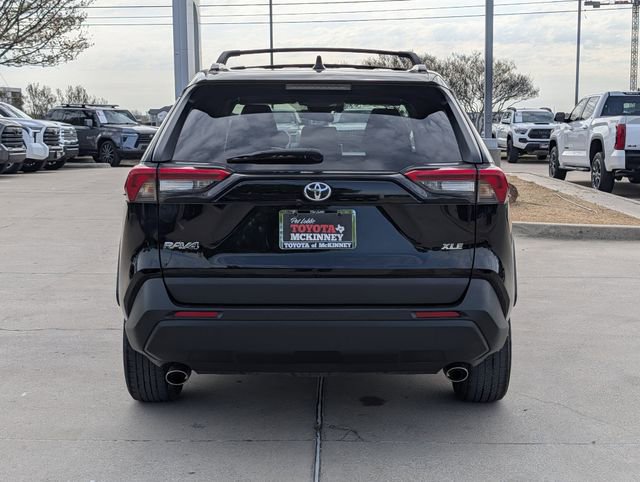 Used 2022 Toyota RAV4 XLE w/ Convenience Package image 7
