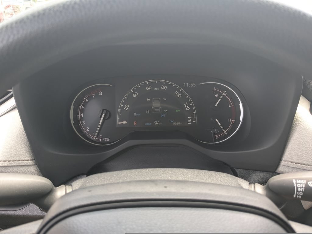 Used 2025 Toyota RAV4 XLE FWD image 13