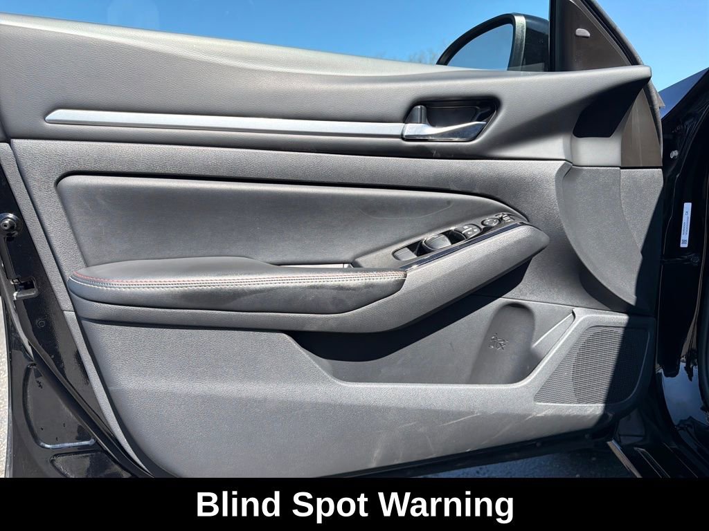 Used 2024 Nissan Altima 2.0 SR image 12