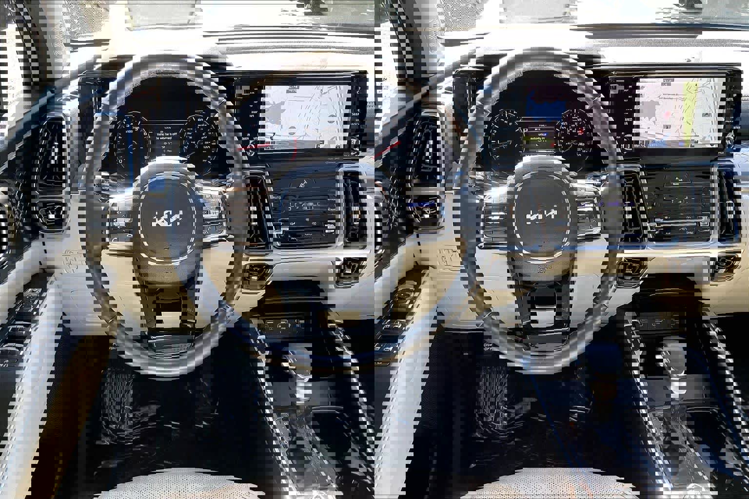 Used 2023 Kia Sorento S image 6