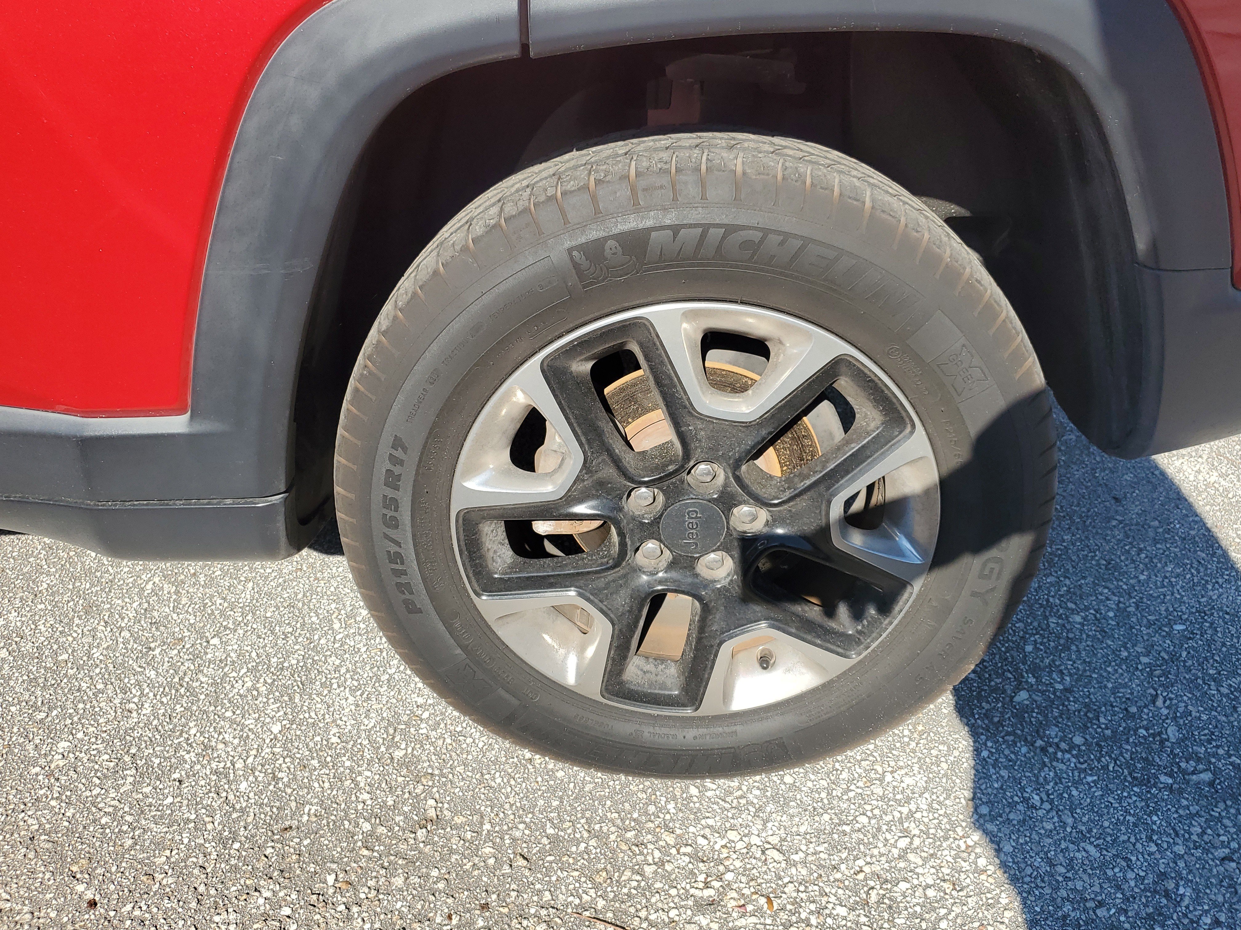 Used 2018 Jeep Compass Trailhawk w/ Cold Weather Group image 9