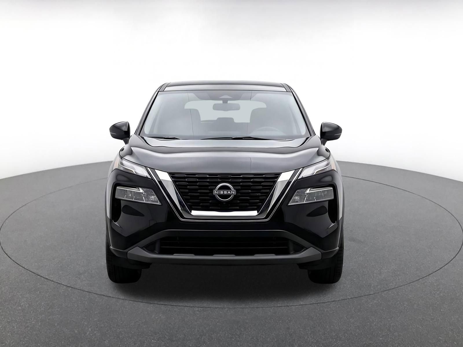 Used 2025 Nissan Rogue SV FWD image 2